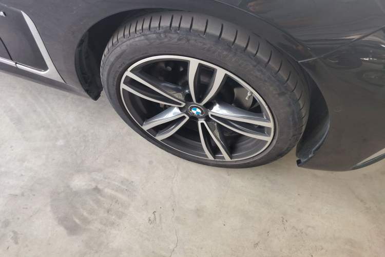 Used BMW 7 Series 2021 730Li M Sport Package Right Front Wheel Hub