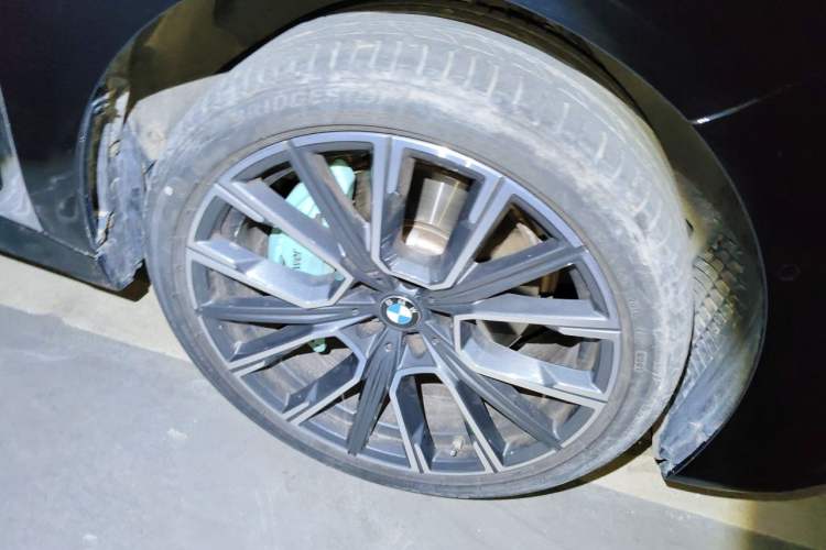 Used BMW 7 Series 2021 740Li Leading Model M Sport Package Right Front Wheel Hub