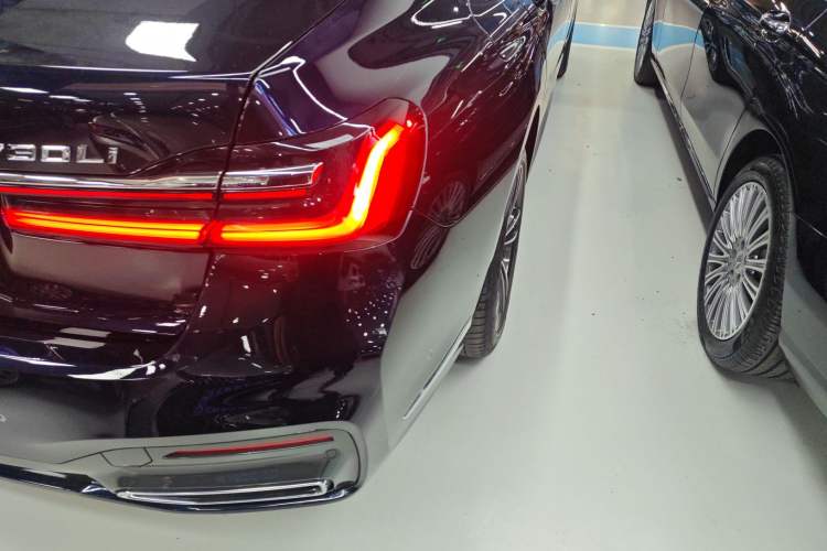 Used BMW 7 Series 2021 730Li M Sport Package Right Rear Taillight