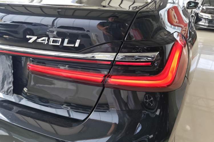 Used BMW 7 Series 2021 740Li Leading Edition Luxury Package Right Rear Taillight