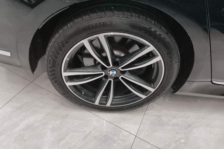 Used BMW 7 Series 2021 730Li M Sport Package Right Rear Wheel Hub