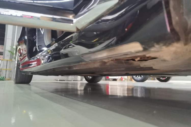 Used BMW 7 Series 2021 730Li Luxury Package Right Side Sill