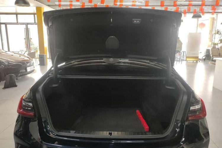 Used BMW 7 Series 2021 730Li M Sport Package Trunk
