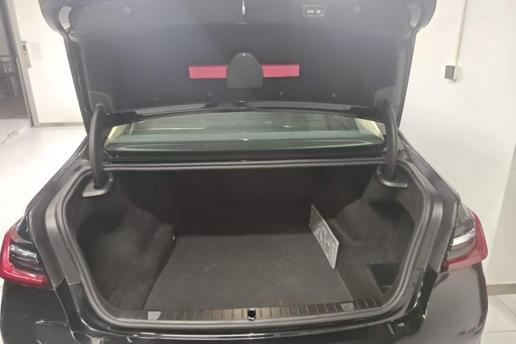 Used BMW 7 Series 2021 730Li Luxury Package Trunk