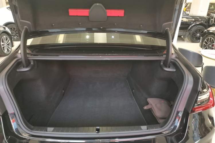 Used BMW 7 Series 2021 730Li M Sport Package Trunk