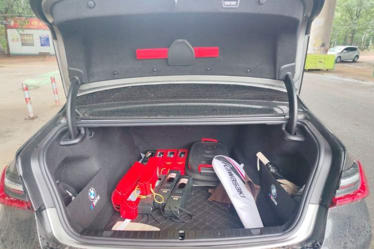 Used BMW 7 Series 2021 730Li M Sport Package Trunk