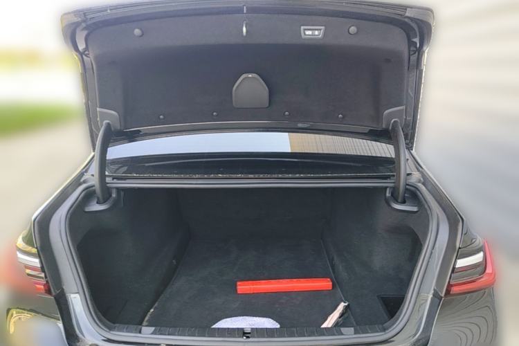 Used BMW 7 Series 2021 730Li Luxury Package Trunk