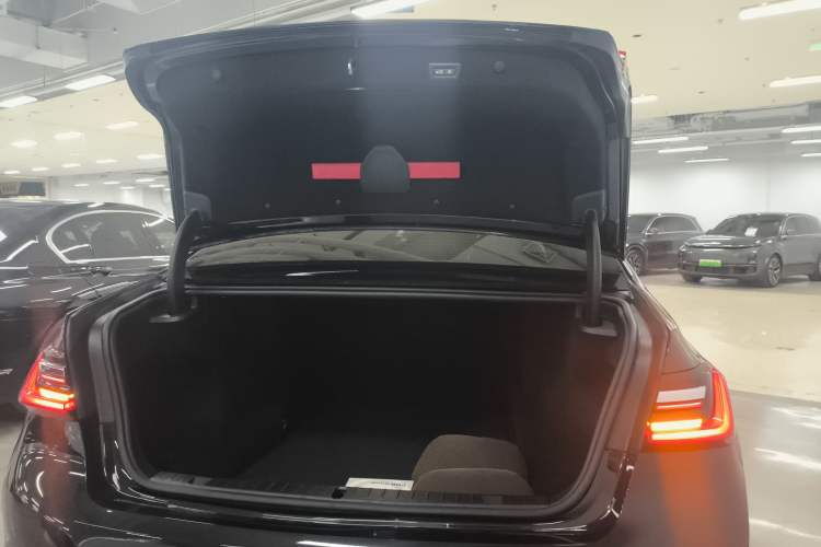 Used BMW 7 Series 2021 740Li Leading Edition Luxury Package Trunk