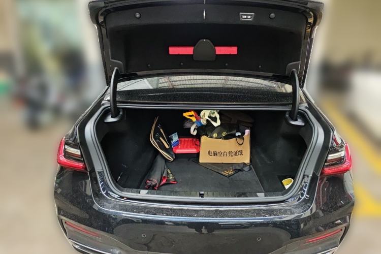 Used BMW 7 Series 2021 730Li M Sport Package Trunk