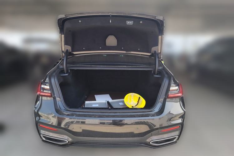 Used BMW 7 Series 2021 730Li M Sport Package Trunk