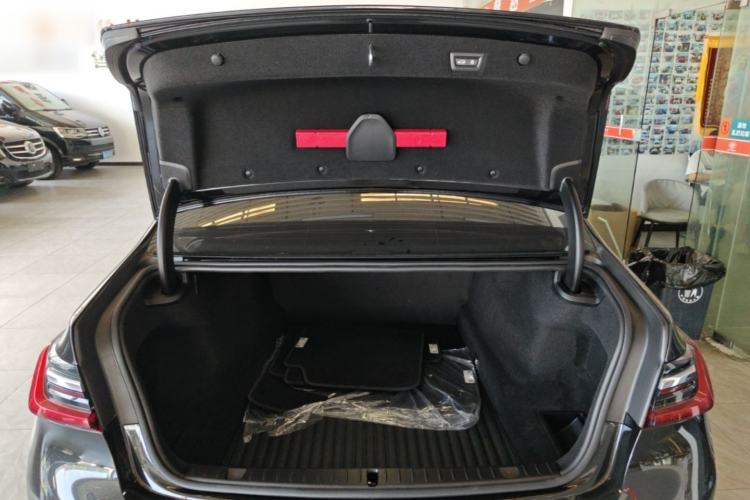Used BMW 7 Series 2021 740Li Leading Edition Luxury Package Trunk