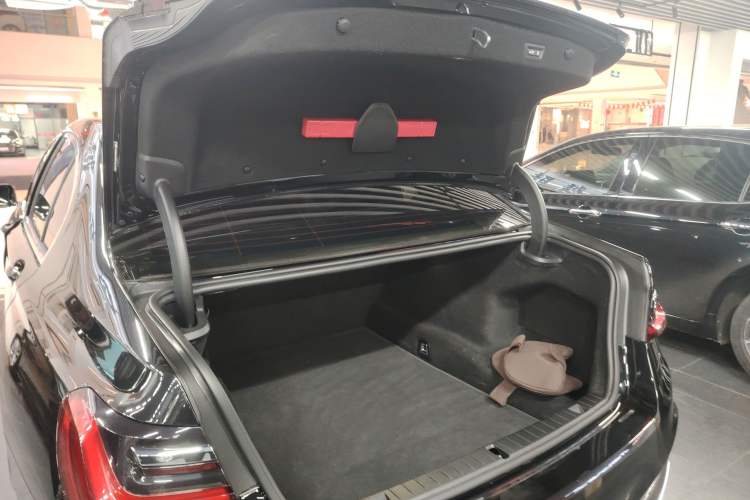 Used BMW 7 Series 2021 730Li M Sport Package Trunk