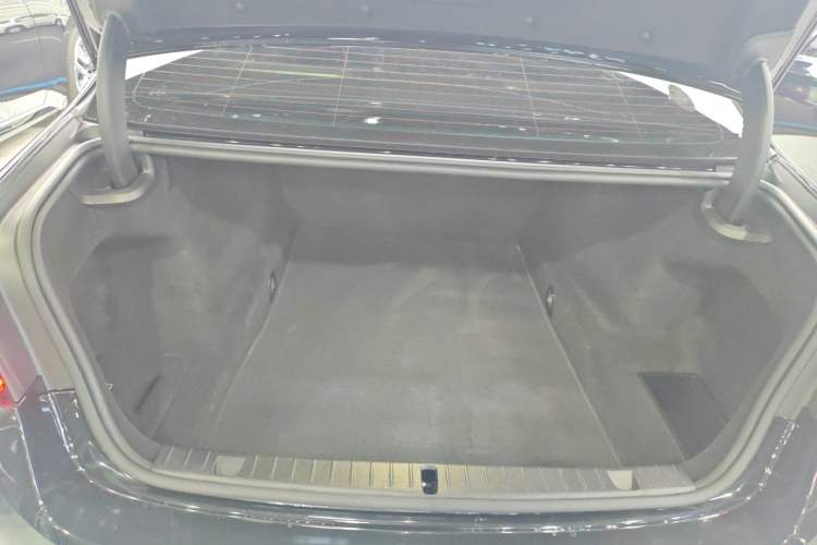 Used BMW 7 Series 2021 740Li Leading Model M Sport Package Trunk