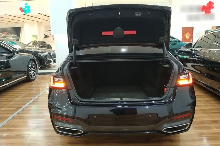 Used BMW 7 Series 2021 730Li M Sport Package Trunk
