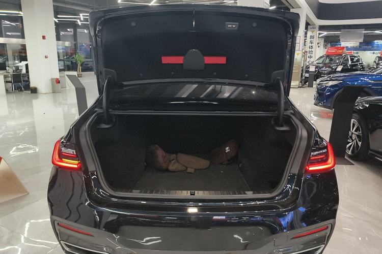 Used BMW 7 Series 2021 730Li M Sport Package Trunk