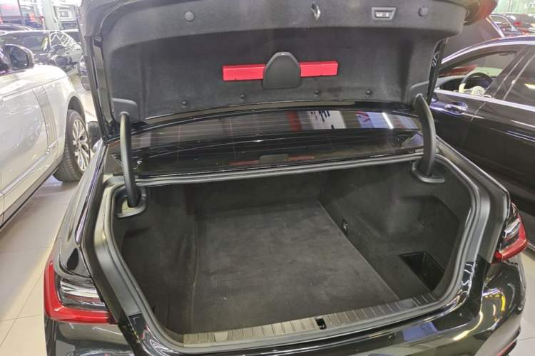 Used BMW 7 Series 2021 730Li Luxury Package Trunk