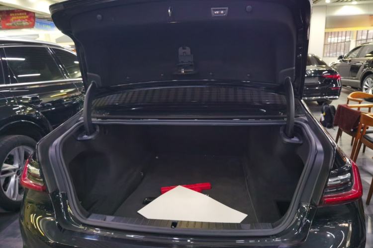 Used BMW 7 Series 2021 740Li Leading Edition Luxury Package Trunk