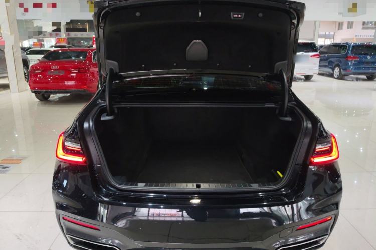 Used BMW 7 Series 2021 730Li M Sport Package Trunk