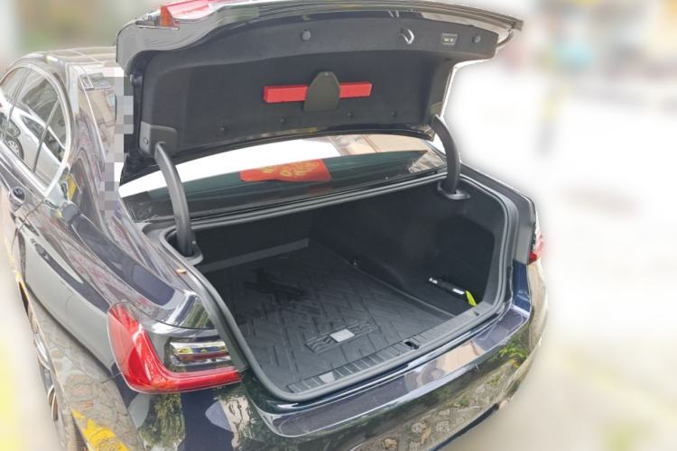 Used BMW 7 Series 2021 730Li M Sport Package Trunk