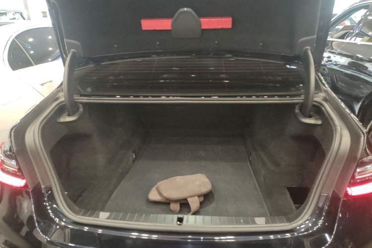 Used BMW 7 Series 2021 730Li M Sport Package Trunk