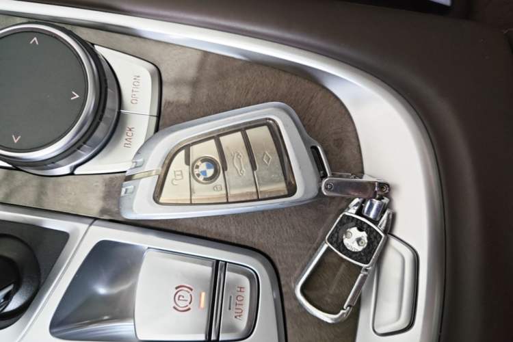 Used BMW 7 Series 2021 740Li Leading Edition Luxury Package Vehicle Key