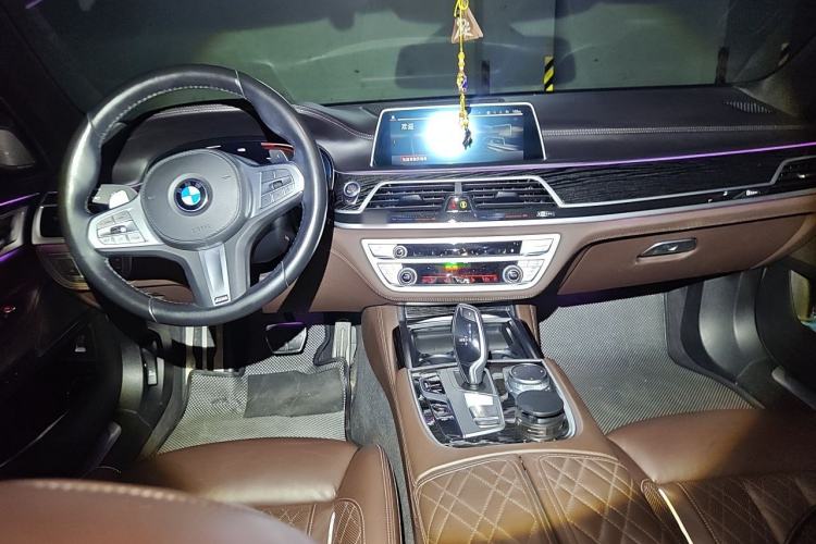 Used BMW 7 Series 2021 740Li Leading Model M Sport Package Center Console