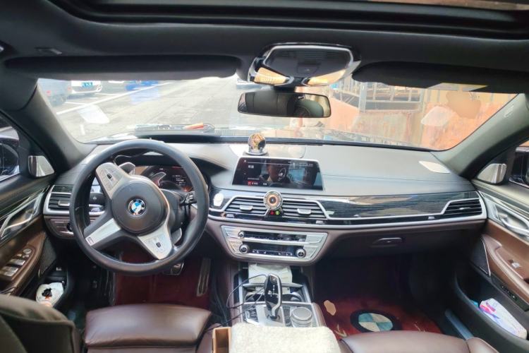 Used BMW 7 Series 2021 730Li M Sport Package Center Console