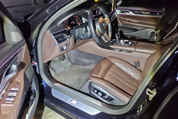 Used BMW 7 Series 2021 740Li Leading Model M Sport Package Driver Seat