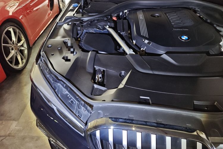 Used BMW 7 Series 2021 740Li Leading Model M Sport Package Engine Bay Right