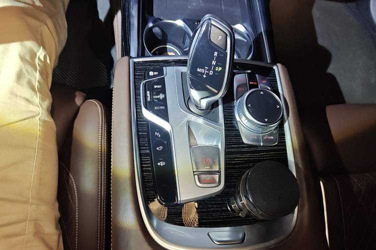 Used BMW 7 Series 2021 740Li Leading Model M Sport Package Gear Lever