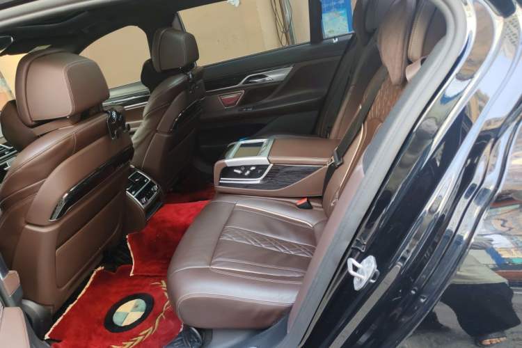 Used BMW 7 Series 2021 730Li M Sport Package Left Rear Seat