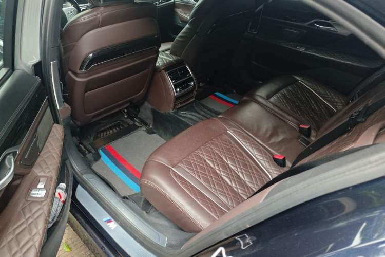 Used BMW 7 Series 2021 740Li Leading Model M Sport Package Left Rear Seat