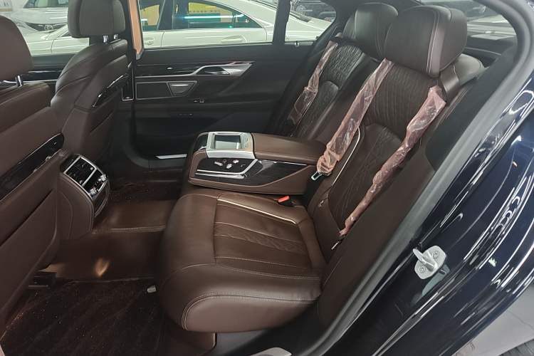 Used BMW 7 Series 2021 730Li M Sport Package Left Rear Seat