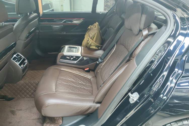 Used BMW 7 Series 2021 740Li Leading Model M Sport Package Left Rear Seat