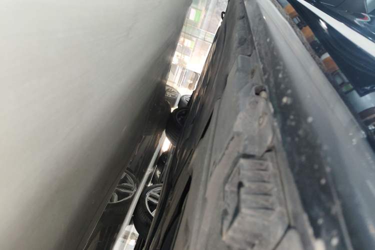 Used BMW 7 Series 2021 740Li Leading Model M Sport Package Left Side Sill