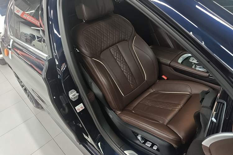 Used BMW 7 Series 2021 730Li M Sport Package Right Front Seat