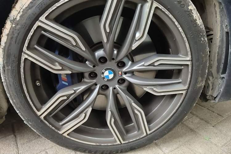 Used BMW 7 Series  Right Front Wheel Hub