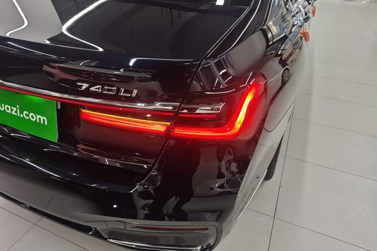 Used BMW 7 Series 2021 730Li M Sport Package Right Rear Taillight