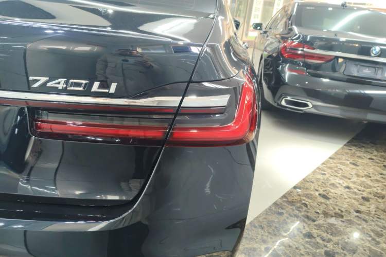 Used BMW 7 Series 2021 740Li Leading Model M Sport Package Right Rear Taillight