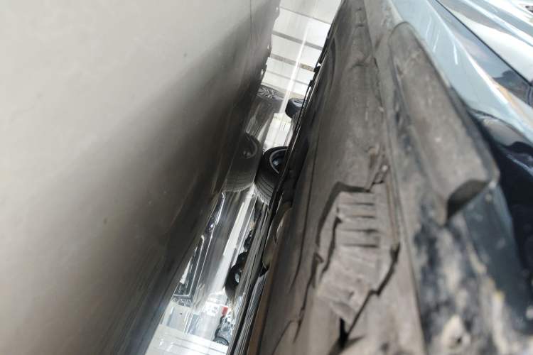 Used BMW 7 Series 2021 740Li Leading Model M Sport Package Right Side Sill