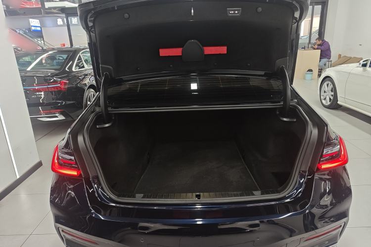 Used BMW 7 Series 2021 730Li M Sport Package Trunk