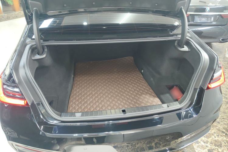 Used BMW 7 Series 2021 740Li Leading Model M Sport Package Trunk