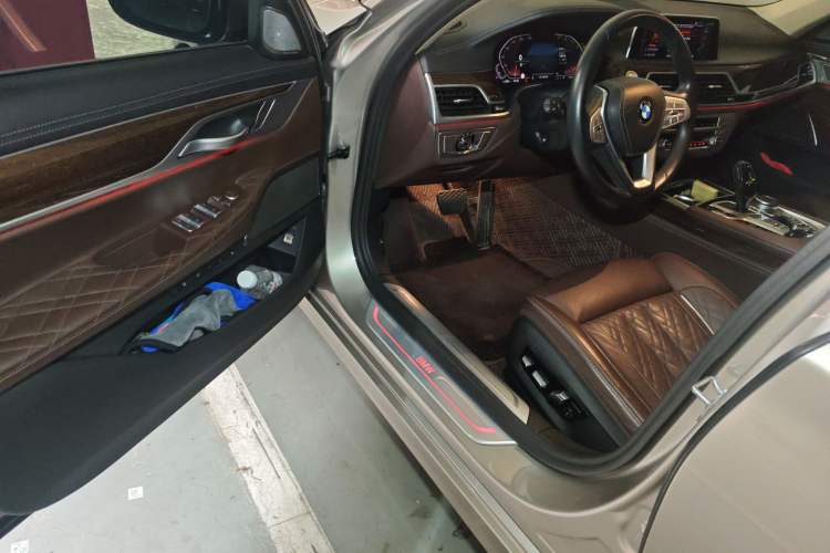 Used BMW 7 Series 2021 740Li Luxury Edition with Premium Package Driver Seat
