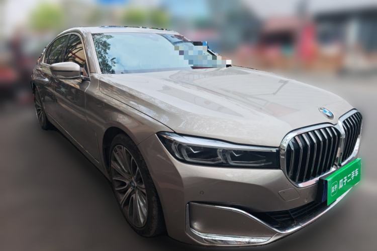 Used BMW 7 Series 2021 740Li Leading Edition Luxury Package Front Right 45 Deg