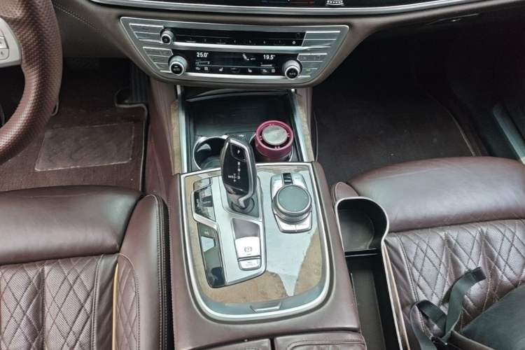Used BMW 7 Series 2021 740Li Leading Edition Luxury Package Gear Lever