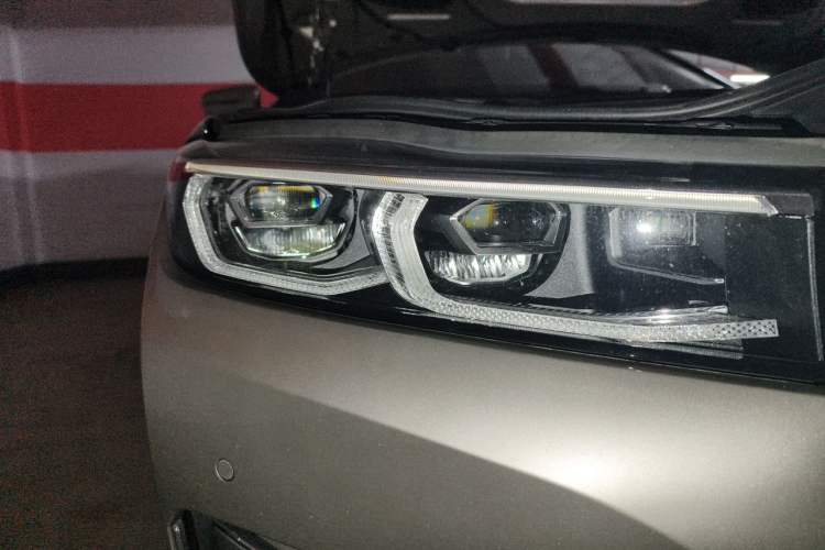 Used BMW 7 Series 2021 730Li Luxury Package Right Front Headlight