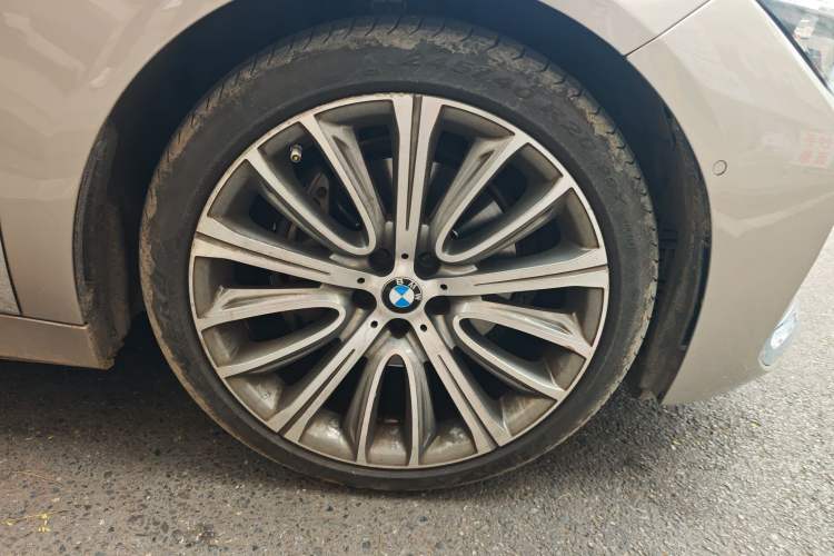 Used BMW 7 Series 2021 740Li Leading Edition Luxury Package Right Front Wheel Hub