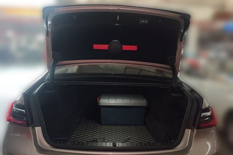 Used BMW 7 Series 2021 740Li Luxury Edition with Premium Package Trunk