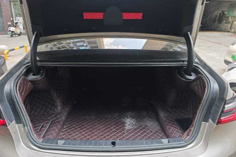 Used BMW 7 Series 2021 740Li Leading Edition Luxury Package Trunk