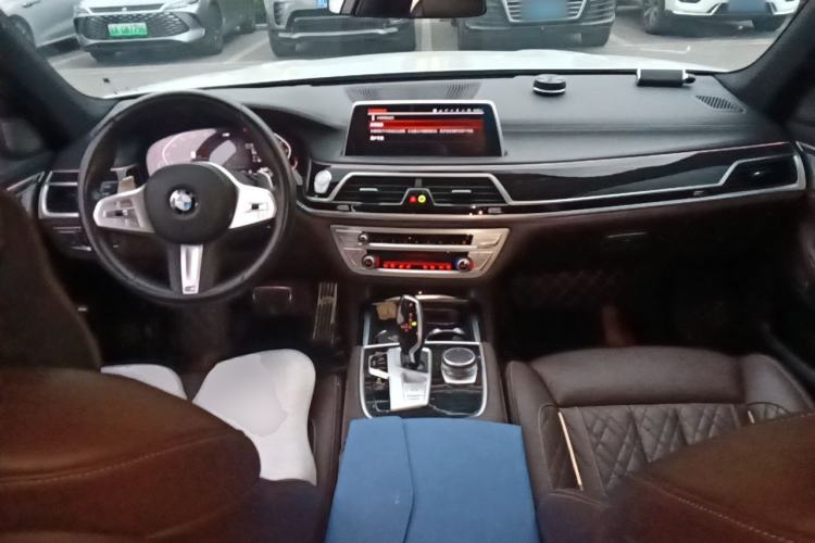Used BMW 7 Series 2021 740Li Leading Model M Sport Package Center Console